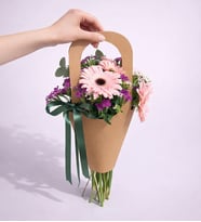 Kraft Taşımalı Bukette Pembe Gerbera ve Hüsnüyusuf