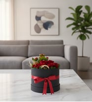 Siyah Silindir Kutuda Kırmızı Güller ve Kalanchoe
