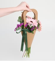 Kraft Taşımalı Bukette Pembe Gerbera ve Hüsnüyusuf