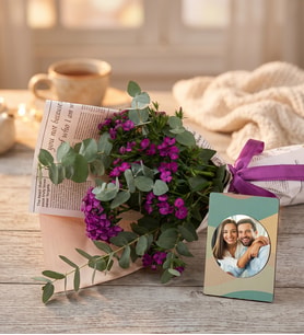 Gazete Bukette Hüsnüyusuf ve Stickerlı Çerçeve