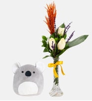 Cam Vazoda Beyaz Gül ve Koala Yastık