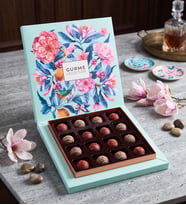Lotus Biscoff® ve Çilekli Trüf Gurme Lezzetler Kutusu