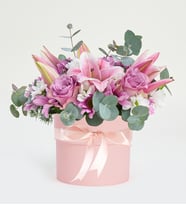 Pembe Saksıda Pembe Lilyum, Lila Gül, Beyaz Papatya
