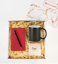 Kırmızı Defter ve Kupalı Hediye Kutusu