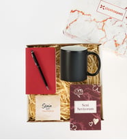 Kırmızı Defter ve Kupalı Romantik Hediye Kutusu