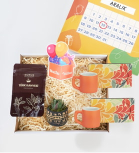 Kahve Fincanı & Sukulentli Kişiye Özel Takvimli Set
