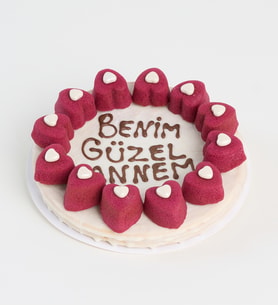 Güzel Annem Mesajlı Kağıt Helva Üstünde Kalp Kekler
