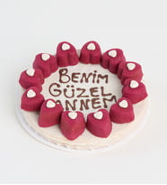 Güzel Annem Mesajlı Kağıt Helva Üstünde Kalp Kekler