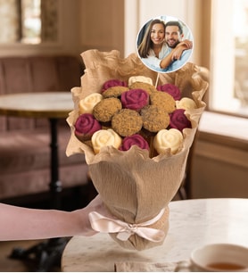 Fotoğraflı Bukette Lotus Biscoff® ve Gül Kekler