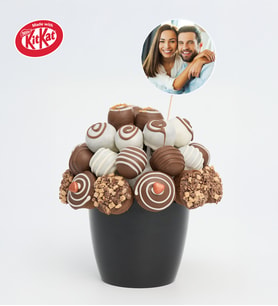Fotoğraf Pankartlı KITKAT® ile Trüf ve Kakaolu Kekler