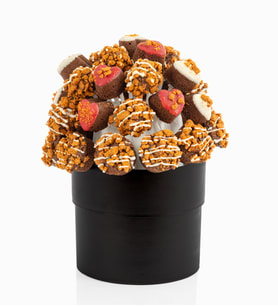 Siyah Saksıda Lotus Biscoff® Trüfler ve Kalp Kekler
