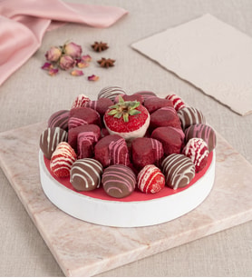 Straforda Lotus Biscoff® Trüfler, Kekler ve Çilekler