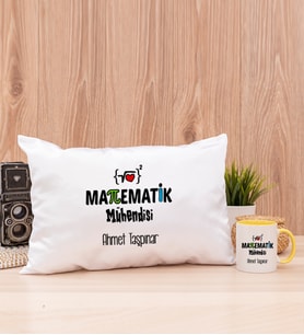 Matematik Mühendisi Dikdörtgen Yastık ve Sarı Kupa Bardak