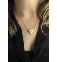 İncili Üçgen Kolye - Rose