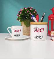 Aşçı Tasarımlı Kişiye Özel Hediye Aşçı Türk Kahvesi Fincanı ve Kalemlik Hediye Seti