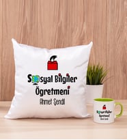 Sosyal Bilgiler Öğretmeni Kare Yastık ve Yeşil Kupa Bardak