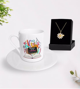 BK Gift Kişiye Özel Dünyanın En İyi Öğretmeni Türk Kahvesi Fincanı ve İsimli Papatya Kolye Hediye Seti-16 (Model 1)