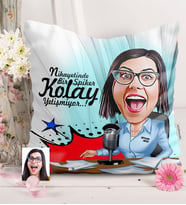 BK Gift Kişiye Özel Bayan Sunucu Karikatürlü  Yastık  1