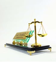 Kişiye Özel Tasarım Lüx Füme Cam Masaüstü İsimlik – Yönetici İsimlik - Ofis Masaüstü İsimlik – Meslek İsimlik