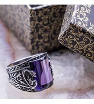 925 Ayar gümüş Mor Zirkon Taşlı Vav Figürlü Yüzük