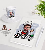 BK Gift Kişiye Özel Erkek Chef Karikatürlü Beyaz Defter Kalem Türk Kahvesi Fincanı Seti-14 (Model 1)