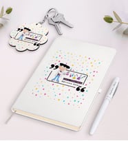 BK Gift Kişiye Özel Kimya Öğretmeni Beyaz Defter Kalem Ve Anahtarlık Hediye Seti-2 (Model 1)