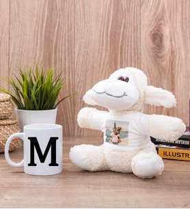 Baş Harfli Beyaz Kupa  ve Peluş Koyun
