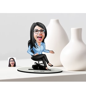 BK Gift Kişiye Özel Bayan Patron Karikatür Ahşap Biblo - 2 (Çok Renkli)