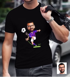 BK Gift Kişiye Özel Bay Bordo Mavi Futbolcu Karikatürlü Siyah T-Shirt