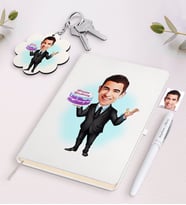 BK Gift Kişiye Özel Erkek Doğum Günü Karikatürlü Beyaz Defter Kalem ve Anahtarlık Hediye Seti-1 (Model 1)