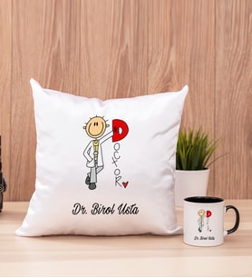 Doktor Karikatürü Kare Yastık ve Siyah Kupa Bardak