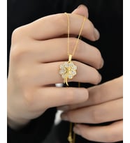 Papatya Silver 925 Ayar Gümüş Kişiye Özel İsimli Açılır Kadın Yonca Kolye (Gold)
