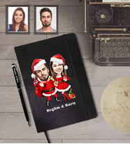 Kişiye Özel Yılbaşı Sevgili Karikatürlü Siyah Defter Kalem Hediye Seti Model-1