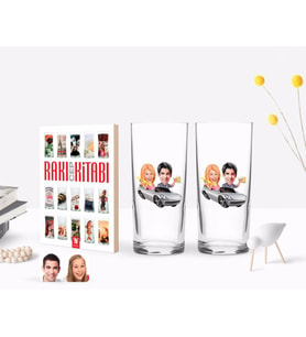BK Gift Kişiye Özel Renkli Baskılı Sevgililer Karikatürlü İkili Rakı Bardağı ve Rakı Cep Kitabı Hediye Seti-53 (Model 1)