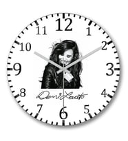 Demi Lovato B&W Autografada Duvar Saati Bombeli Gercek Cam
