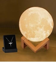 Dekoratif Ayaklı 12cm 3D Ay Gece Lambası ve Melek Kolye
