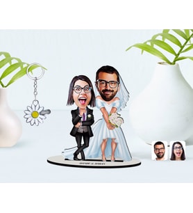 BK Gift Kişiye Özel Sevgililer Karikatürlü 3D Ahşap Biblo ve İsimli Silver Papatya Anahtarlık-16 (Model 1)