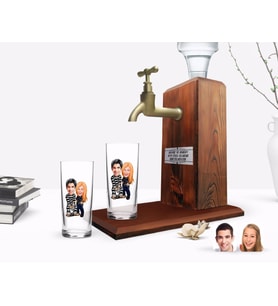 BK Gift Kişiye Özel Renkli Baskılı Sevgililer Karikatürlü İkili Rakı Bardağı ve Ahşap Rakı Standı Hediye Seti-7 (Model 1)
