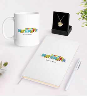 BK Gift Kişiye Özel Matematik Öğretmeni Beyaz Kupa Defter Kalem ve İsimli Papatya Kolye Hediye Seti-2 (Model 1)