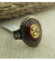 Kehribar Taşlı Üç Hilal İşlemeli Gümüş Erkek Yüzük