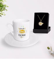 BK Gift Kişiye Özel En İyi Sınıf Öğretmeni Türk Kahvesi Fincanı ve İsimli Papatya Kolye Hediye Seti-6 (Model 1)