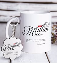 BK Gift Kişiye Özel Mânâ Muallim Beyaz Kupa ve Anahtarlık Hediye Seti (Model 1)