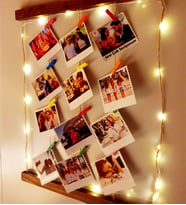 Kişiye Özel 12 Fotoğraflı Işıklı İpli Dekoratif Ahşap Fotoğraf Askısı