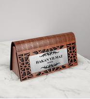 BK Gift Kişiye Özel AHM-P01 Piramit Ahşap Masa isimliği