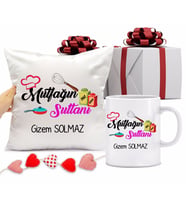 Anneye Hediye Mutfağın Sultanı Bardağı ve Yastığı Hediye Seti (Model 1)