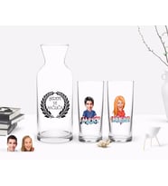 BK Gift Kişiye Özel Renkli Baskılı İsimli Erkek ve Kadın Karikatürlü İkili Rakı Bardağı ve Karaf Hediye Seti (Model 1)