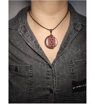 Motif İşlemeli Kanaviçe Kolye ( 3 Renk ) (Kırmızı)