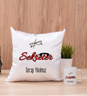 Sekreter Kare Yastık ve Beyaz Kupa Bardak