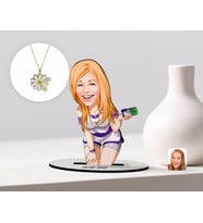 BK Gift Kişiye Özel Kadın Karikatürlü 3D Ahşap Biblo ve İsimli Tarihli Papatya Kolye Seti-36 (Model 1)