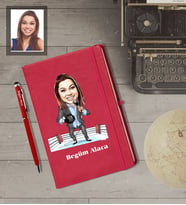 Kişiye Özel Spiker Karikatürlü  Kırmızı Defter Kalem Hediye Seti Bayan-1